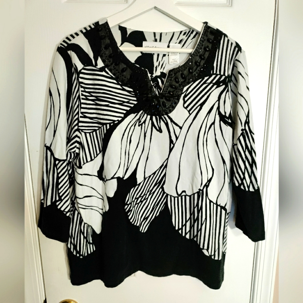 Alfred Dunner black and white beaded floral sweater L